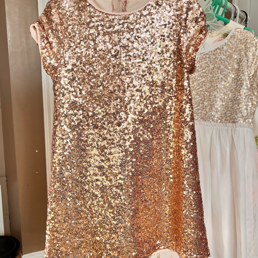 Gold Sequin Sheath Dress with Short Sleeves and lace sequined shawl